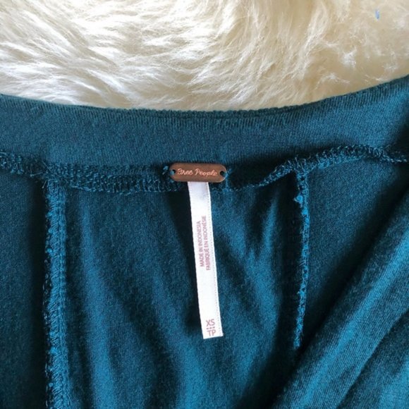 Free People Teal V Neck Batwing Top NWT - Picture 3 of 7